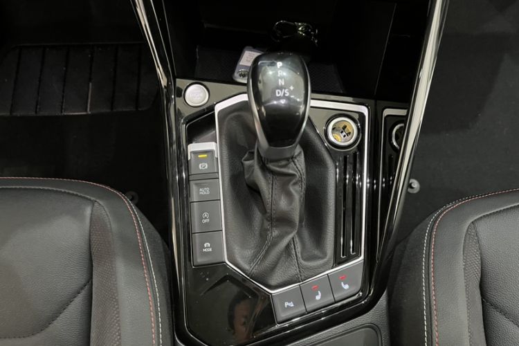 Used Volkswagen Tayron 2022 280TSI Two-Wheel Drive Luxury Smart Connectivity Version Interior 5