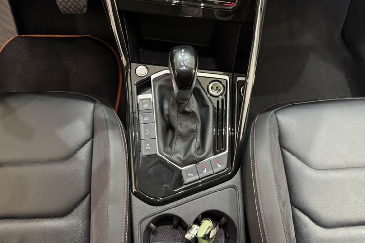 Used Volkswagen Tayron 2022 280TSI Two-Wheel Drive Luxury Smart Connectivity Version Interior 5