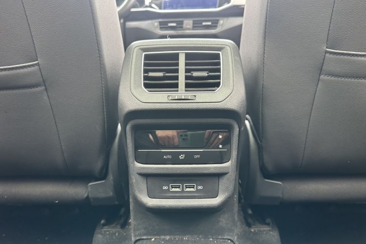 Used Volkswagen Tayron 2022 280TSI Two-Wheel Drive Luxury Smart Connectivity Version Interior 6