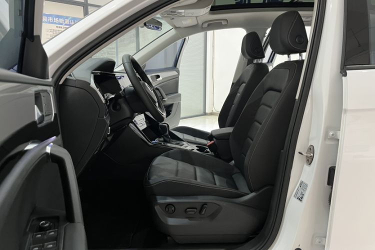 Used Volkswagen Tayron 2022 280TSI Two-Wheel Drive Luxury Smart Connectivity Version Interior 6