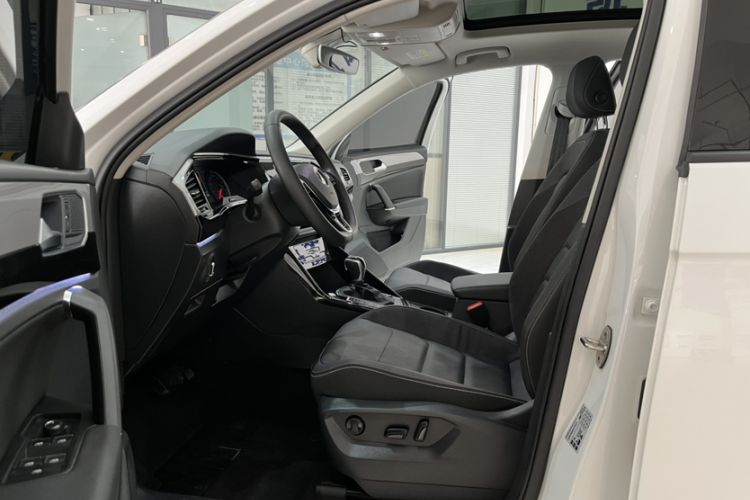 Used Volkswagen Tayron 2022 280TSI Two-Wheel Drive Luxury Smart Connectivity Version Interior 6