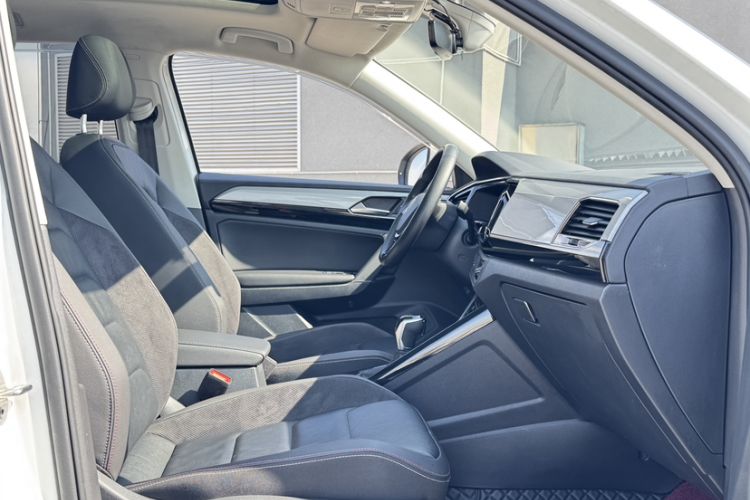 Used Volkswagen Tayron 2022 330TSI Two-Wheel Drive Luxury Smart Connectivity Version Interior 7