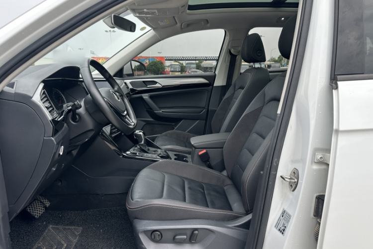Used Volkswagen Tayron 2022 280TSI Two-Wheel Drive Luxury Smart Connectivity Version Interior 9