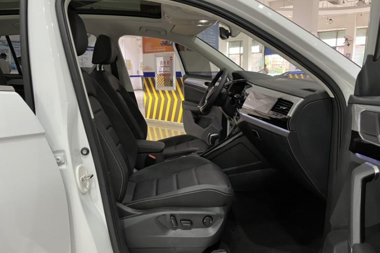 Used Volkswagen Tayron 2022 280TSI Two-Wheel Drive Luxury Smart Connectivity Version Interior 9