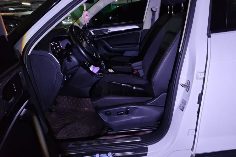 Used Volkswagen Tayron 2022 330TSI Two-Wheel Drive Luxury Smart Connectivity Version Left Front Seat