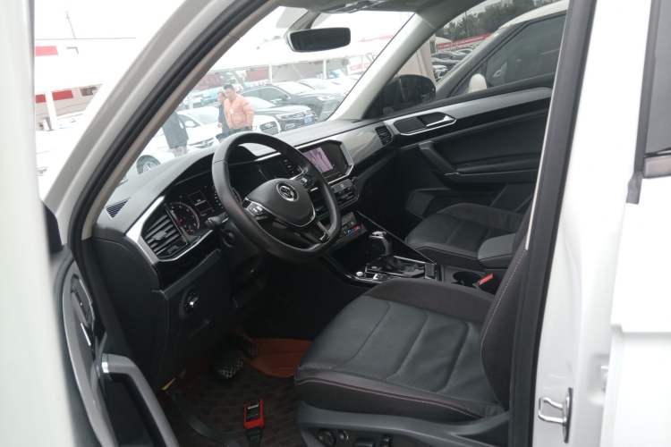 Used Volkswagen Tayron 2022 330TSI Two-Wheel Drive Luxury Smart Connectivity Version Left Front Seat