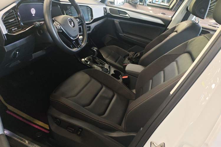 Used Volkswagen Tayron 2022 330TSI Two-Wheel Drive Luxury Connect Plus Version Left Front Seat