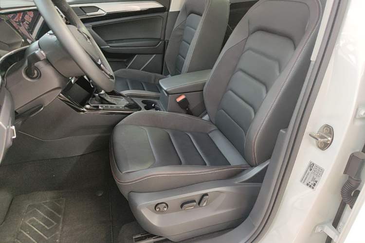 Used Volkswagen Tayron 2022 330TSI Two-Wheel Drive Luxury Smart Connectivity Version Left Front Seat
