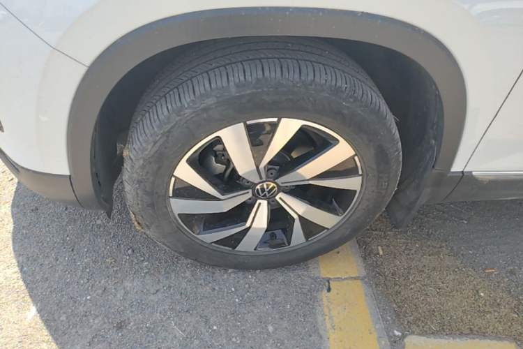 Used Volkswagen Tayron 2022 280TSI Two-Wheel Drive Luxury Smart Connectivity Version Left Front Wheel Hub