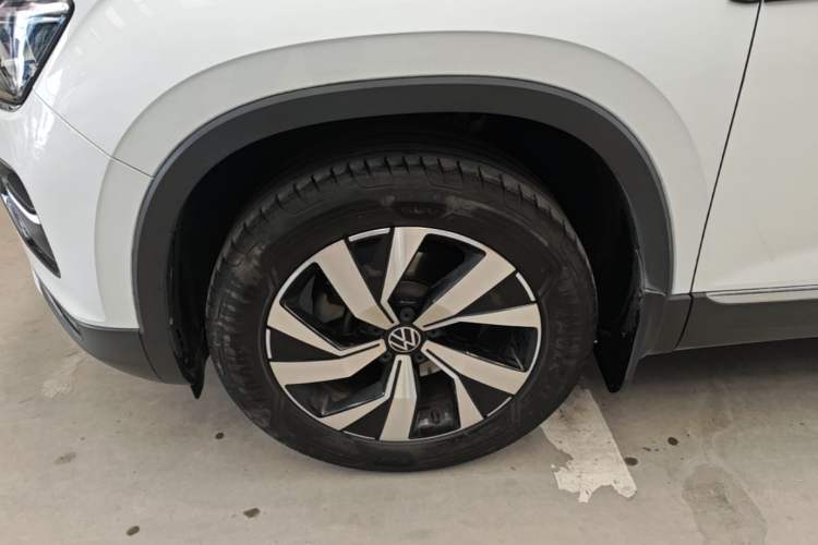Used Volkswagen Tayron 2022 280TSI Two-Wheel Drive Luxury Smart Connectivity Version Left Front Wheel Hub