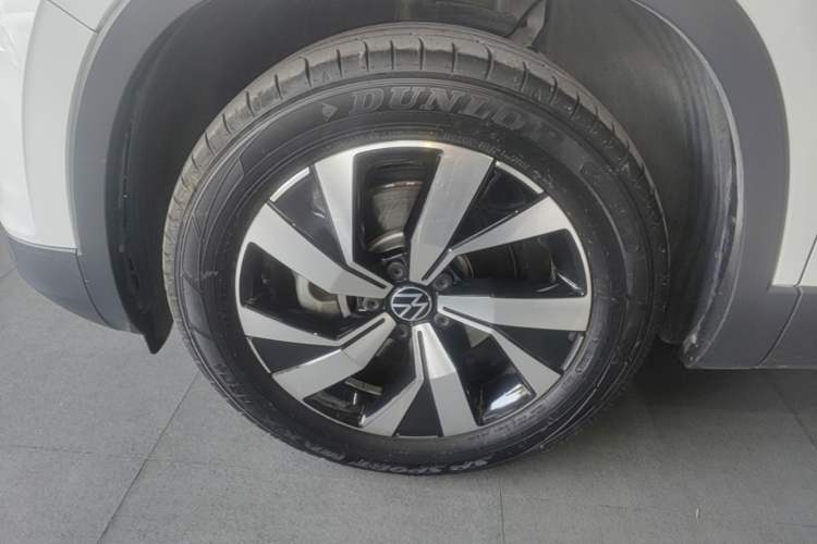 Used Volkswagen Tayron 2022 330TSI Two-Wheel Drive Luxury Smart Connectivity Version Left Front Wheel Hub
