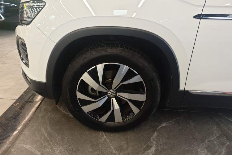 Used Volkswagen Tayron 2022 330TSI Two-Wheel Drive Luxury Connect Plus Version Left Front Wheel Hub