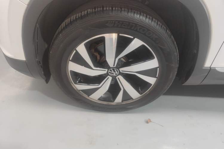 Used Volkswagen Tayron 2022 280TSI Two-Wheel Drive Luxury Smart Connectivity Version Left Front Wheel Hub