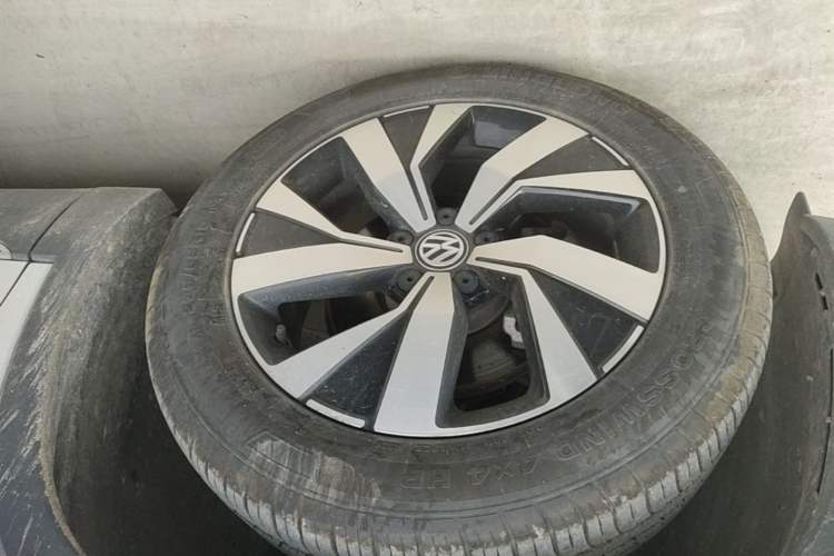 Used Volkswagen Tayron 2022 280TSI Two-Wheel Drive Luxury Smart Connectivity Version Left Front Wheel Hub