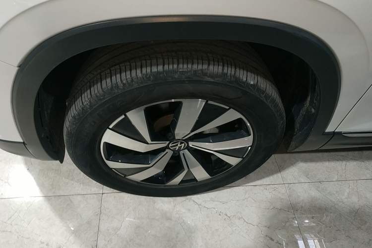 Used Volkswagen Tayron 2022 280TSI Two-Wheel Drive Luxury Smart Connectivity Version Left Front Wheel Hub