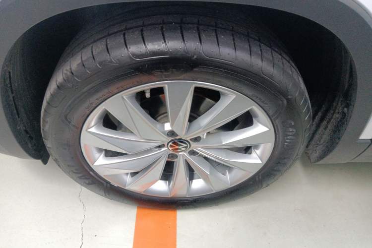 Used Volkswagen Tayron 2022 380TSI Four-Wheel Drive Luxury Connected Pro Version Left Front Wheel Hub