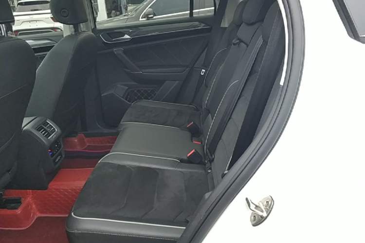 Used Volkswagen Tayron 2022 380TSI Four-Wheel Drive Luxury Connected Pro Version Left Rear Seat
