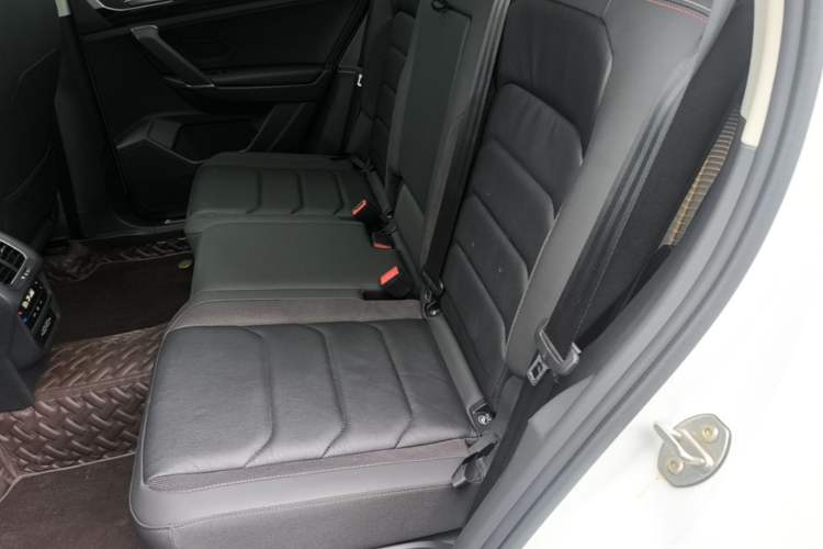 Used Volkswagen Tayron 2022 330TSI Two-Wheel Drive Luxury Smart Connectivity Version Left Rear Seat