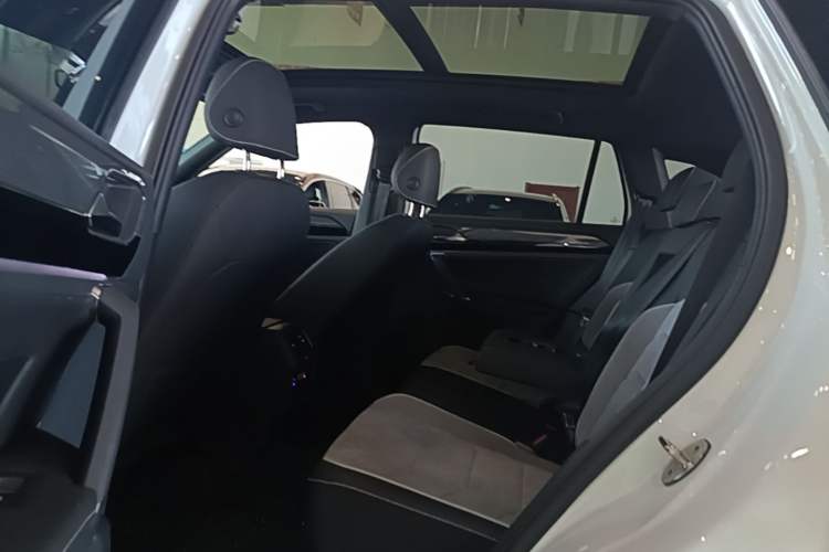 Used Volkswagen Tayron 2022 380TSI Four-Wheel Drive R-Line Connected Version Left Rear Seat