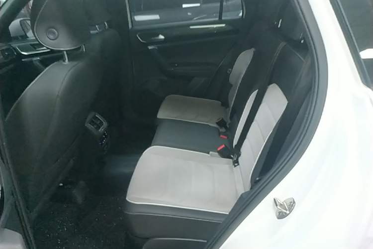Used Volkswagen Tayron 2022 380TSI Four-Wheel Drive R-Line Connected Version Left Rear Seat