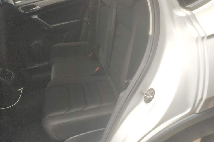 Used Volkswagen Tayron 2022 280TSI Two-Wheel Drive Luxury Smart Connectivity Version Left Rear Seat