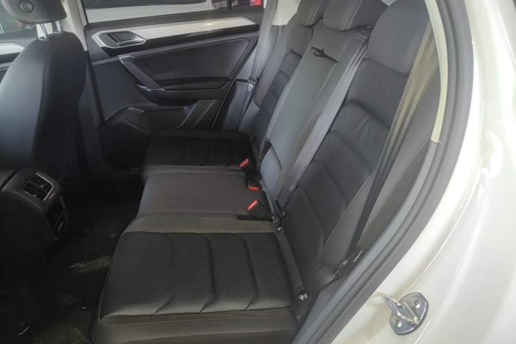 Used Volkswagen Tayron 2022 330TSI Two-Wheel Drive Luxury Smart Connectivity Version Left Rear Seat