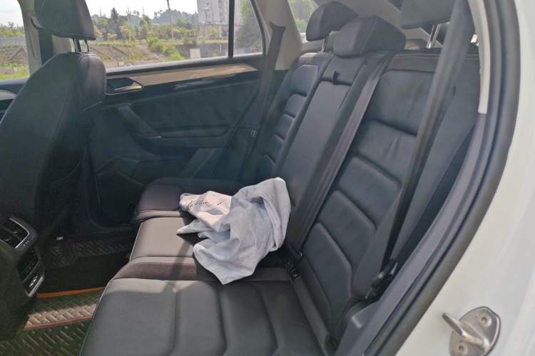 Used Volkswagen Tayron 2022 330TSI Two-Wheel Drive Luxury Smart Connectivity Version Left Rear Seat