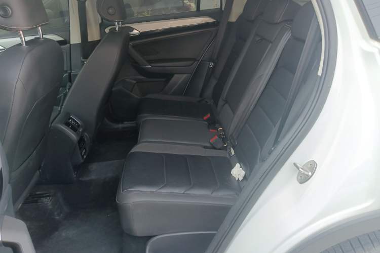 Used Volkswagen Tayron 2022 280TSI Two-Wheel Drive Luxury Smart Connectivity Version Left Rear Seat