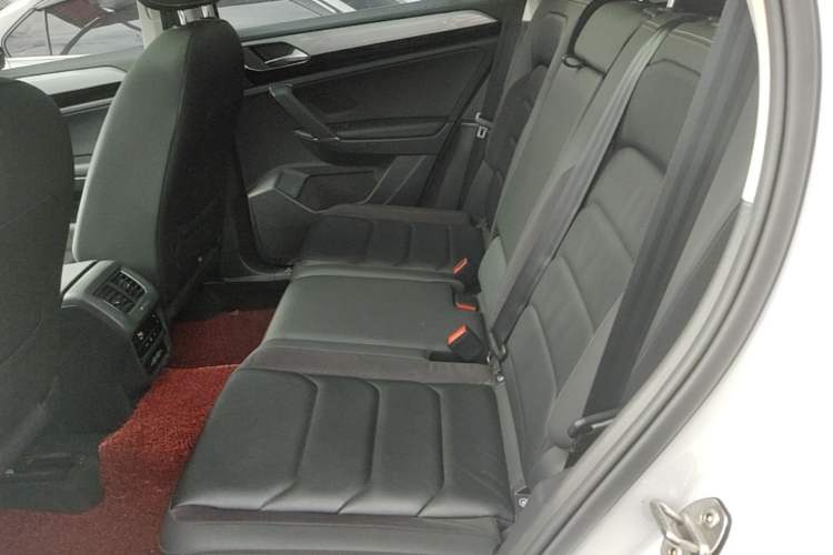Used Volkswagen Tayron 2022 280TSI Two-Wheel Drive Luxury Smart Connectivity Version Left Rear Seat