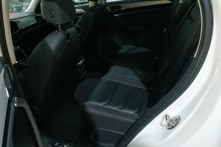 Used Volkswagen Tayron 2022 280TSI Two-Wheel Drive Luxury Smart Connectivity Version Left Rear Seat