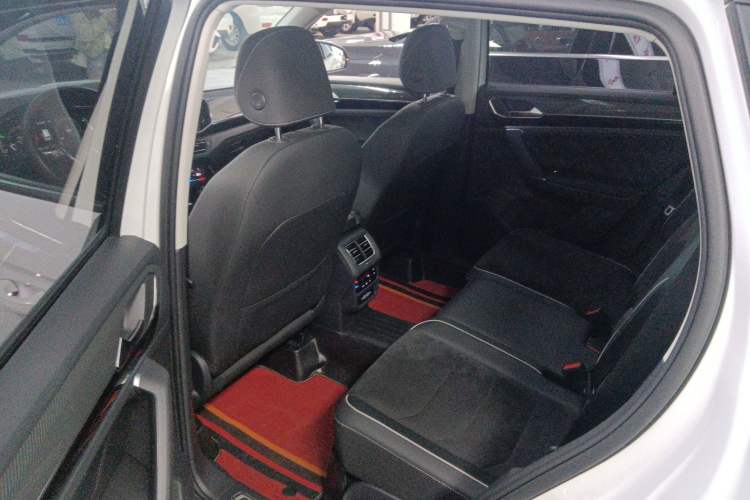 Used Volkswagen Tayron 2022 380TSI Four-Wheel Drive Luxury Connected Pro Version Left Rear Seat