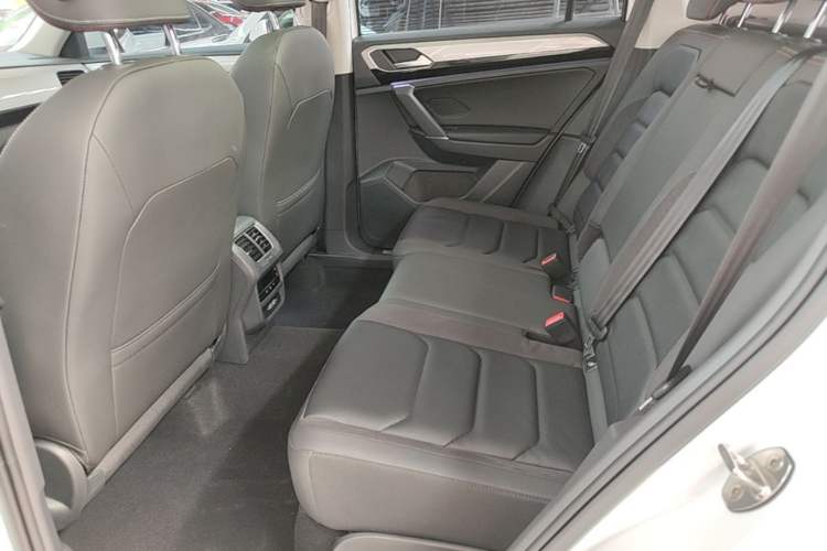 Used Volkswagen Tayron 2022 330TSI Two-Wheel Drive Luxury Smart Connectivity Version Left Rear Seat