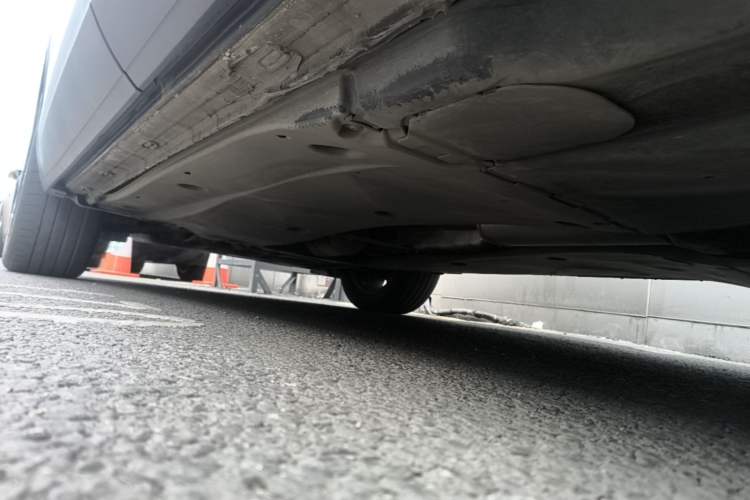 Used Volkswagen Tayron 2022 330TSI Two-Wheel Drive Luxury Smart Connectivity Version Left Side Sill