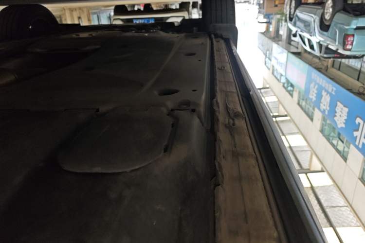 Used Volkswagen Tayron 2022 280TSI Two-Wheel Drive Luxury Smart Connectivity Version Left Side Sill
