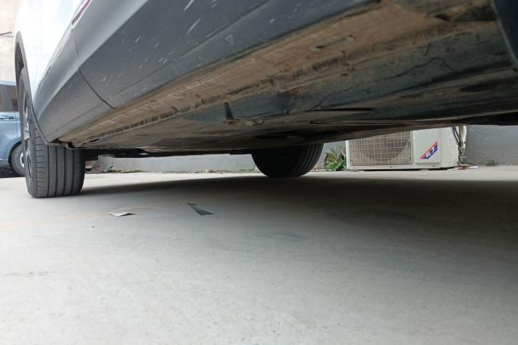 Used Volkswagen Tayron 2022 280TSI Two-Wheel Drive Luxury Smart Connectivity Version Left Side Sill