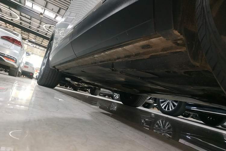 Used Volkswagen Tayron 2022 280TSI Two-Wheel Drive Luxury Smart Connectivity Version Left Side Sill