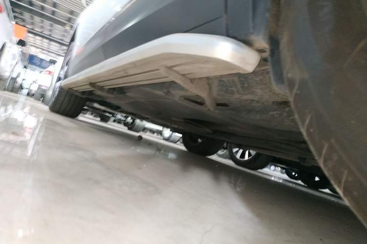 Used Volkswagen Tayron 2022 280TSI Two-Wheel Drive Luxury Smart Connectivity Version Left Side Sill