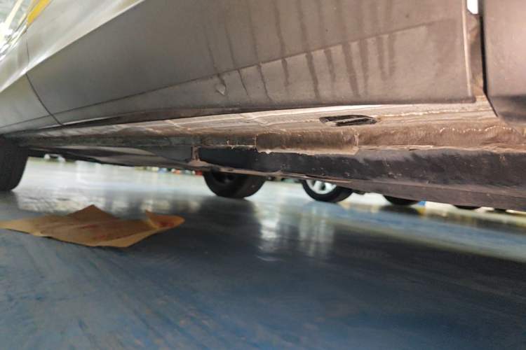 Used Volkswagen Tayron 2022 330TSI Two-Wheel Drive Luxury Smart Connectivity Version Left Side Sill