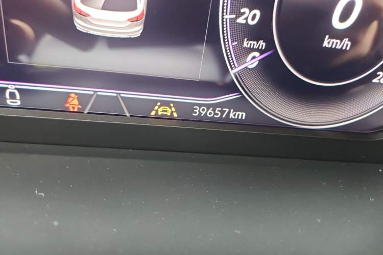 Used Volkswagen Tayron 2022 380TSI Four-Wheel Drive Luxury Connected Pro Version Odometer Close Up