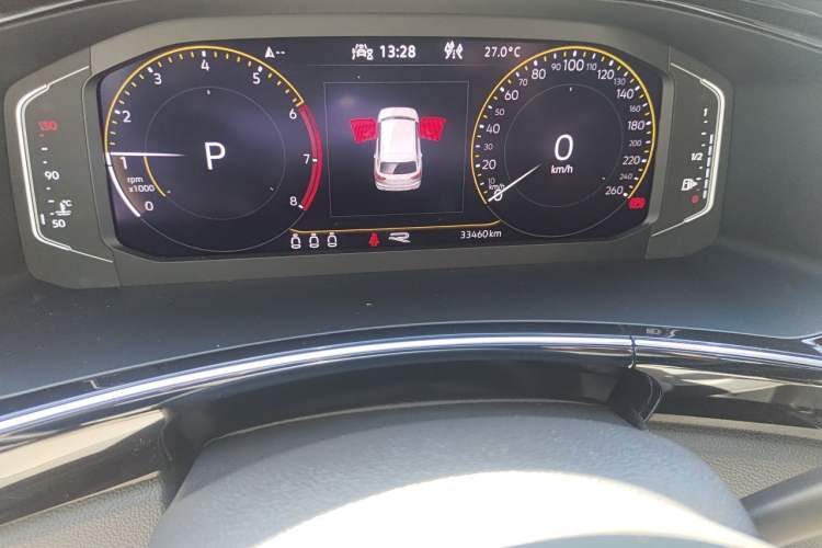 Used Volkswagen Tayron 2022 380TSI Four-Wheel Drive R-Line Connected Version Odometer Close Up