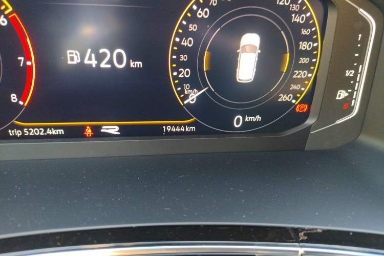 Used Volkswagen Tayron 2022 380TSI Four-Wheel Drive R-Line Connected Version Odometer Close Up