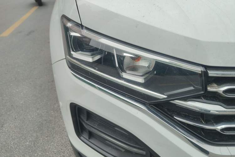 Used Volkswagen Tayron 2022 330TSI Two-Wheel Drive Luxury Smart Connectivity Version Right Front Headlight