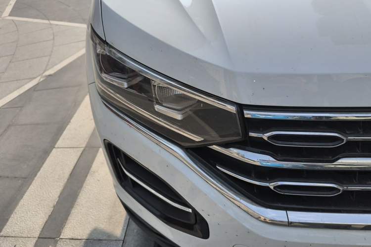 Used Volkswagen Tayron 2022 330TSI Two-Wheel Drive Luxury Smart Connectivity Version Right Front Headlight