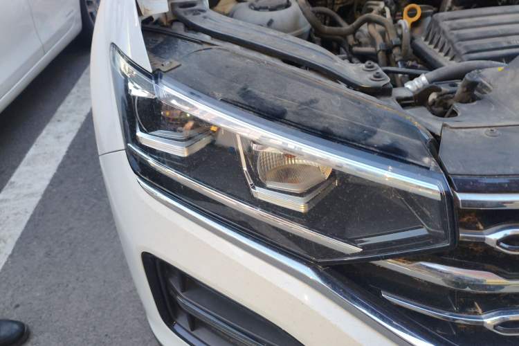 Used Volkswagen Tayron 2022 280TSI Two-Wheel Drive Luxury Smart Connectivity Version Right Front Headlight