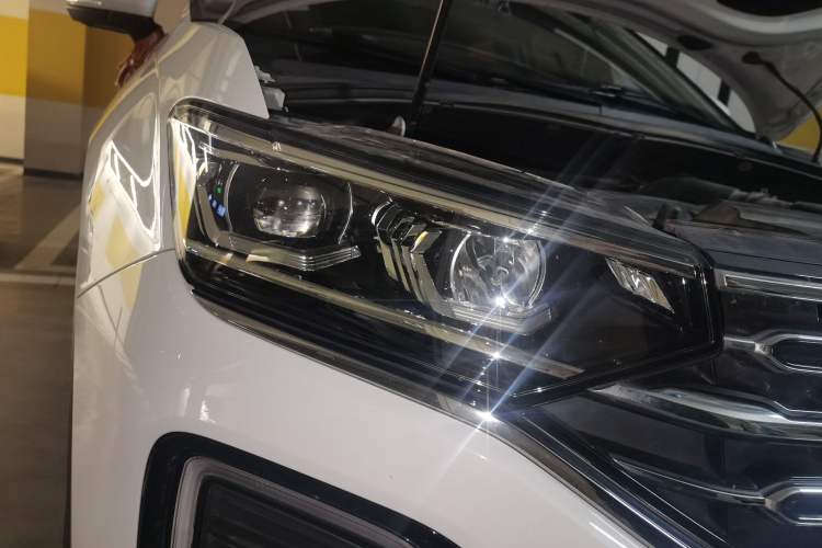 Used Volkswagen Tayron 2022 380TSI Four-Wheel Drive Luxury Connected Pro Version Right Front Headlight