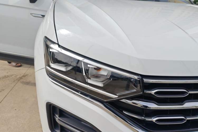 Used Volkswagen Tayron 2022 330TSI Two-Wheel Drive Luxury Smart Connectivity Version Right Front Headlight