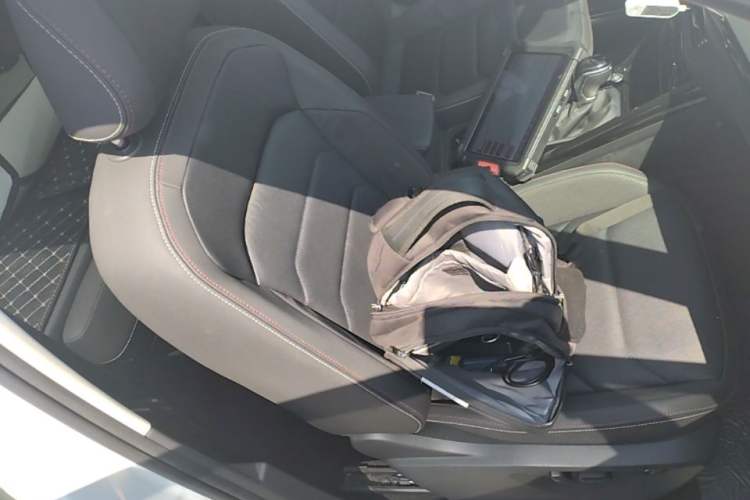 Used Volkswagen Tayron 2022 280TSI Two-Wheel Drive Luxury Smart Connectivity Version Right Front Seat