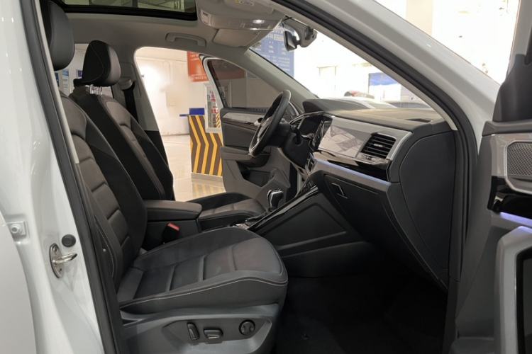 Used Volkswagen Tayron 2022 280TSI Two-Wheel Drive Luxury Smart Connectivity Version Right Front Seat