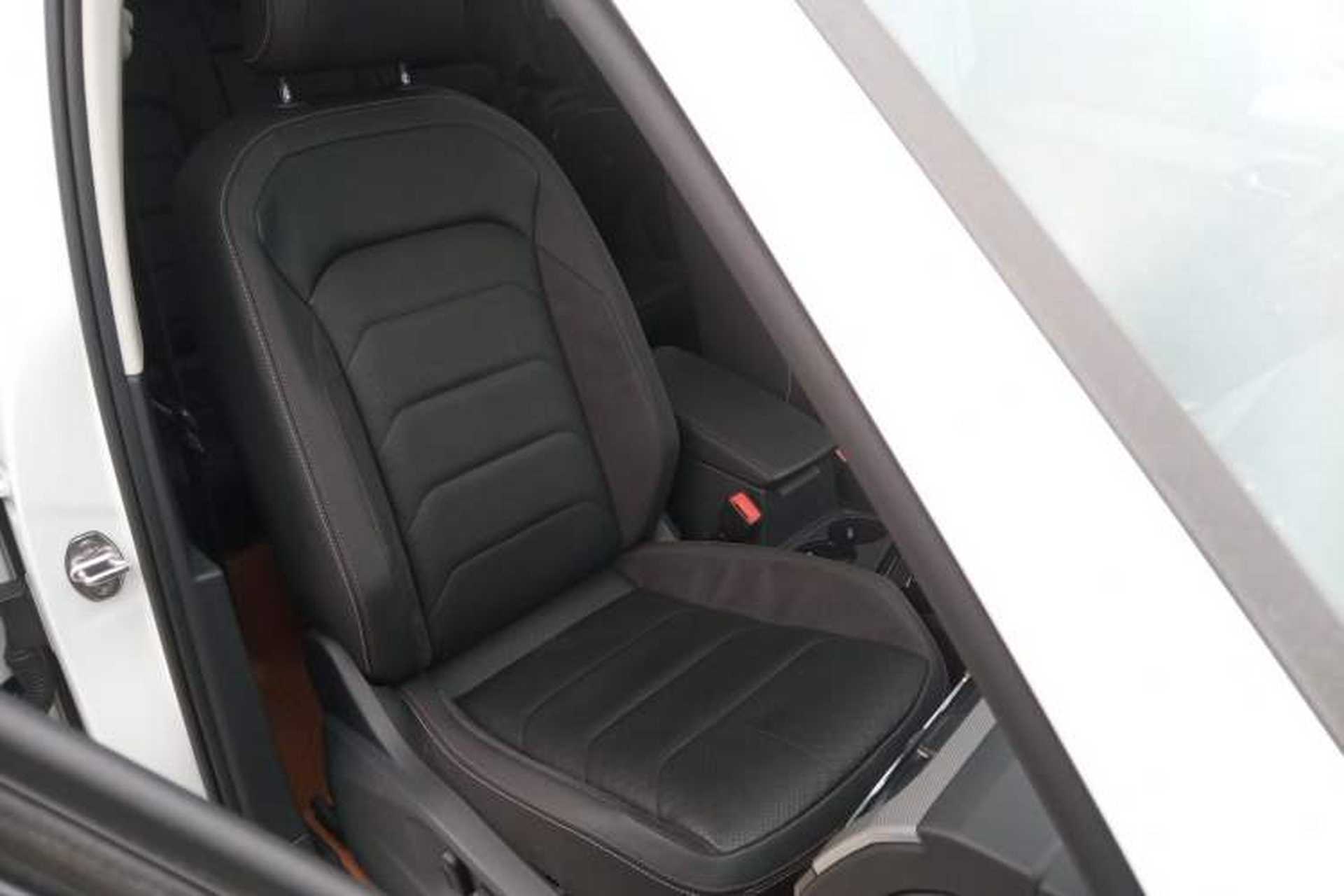 Used Volkswagen Tayron 2022 330TSI Two-Wheel Drive Luxury Smart Connectivity Version Right Front Seat