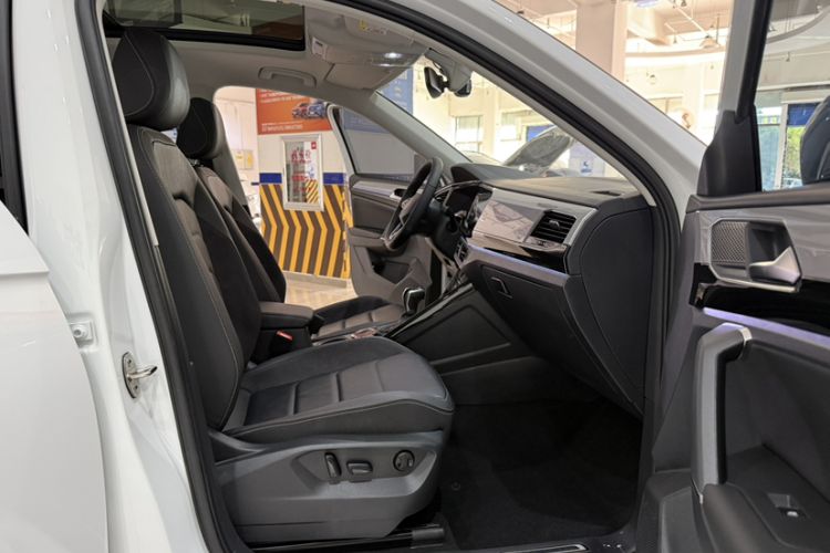 Used Volkswagen Tayron 2022 280TSI Two-Wheel Drive Luxury Smart Connectivity Version Right Front Seat